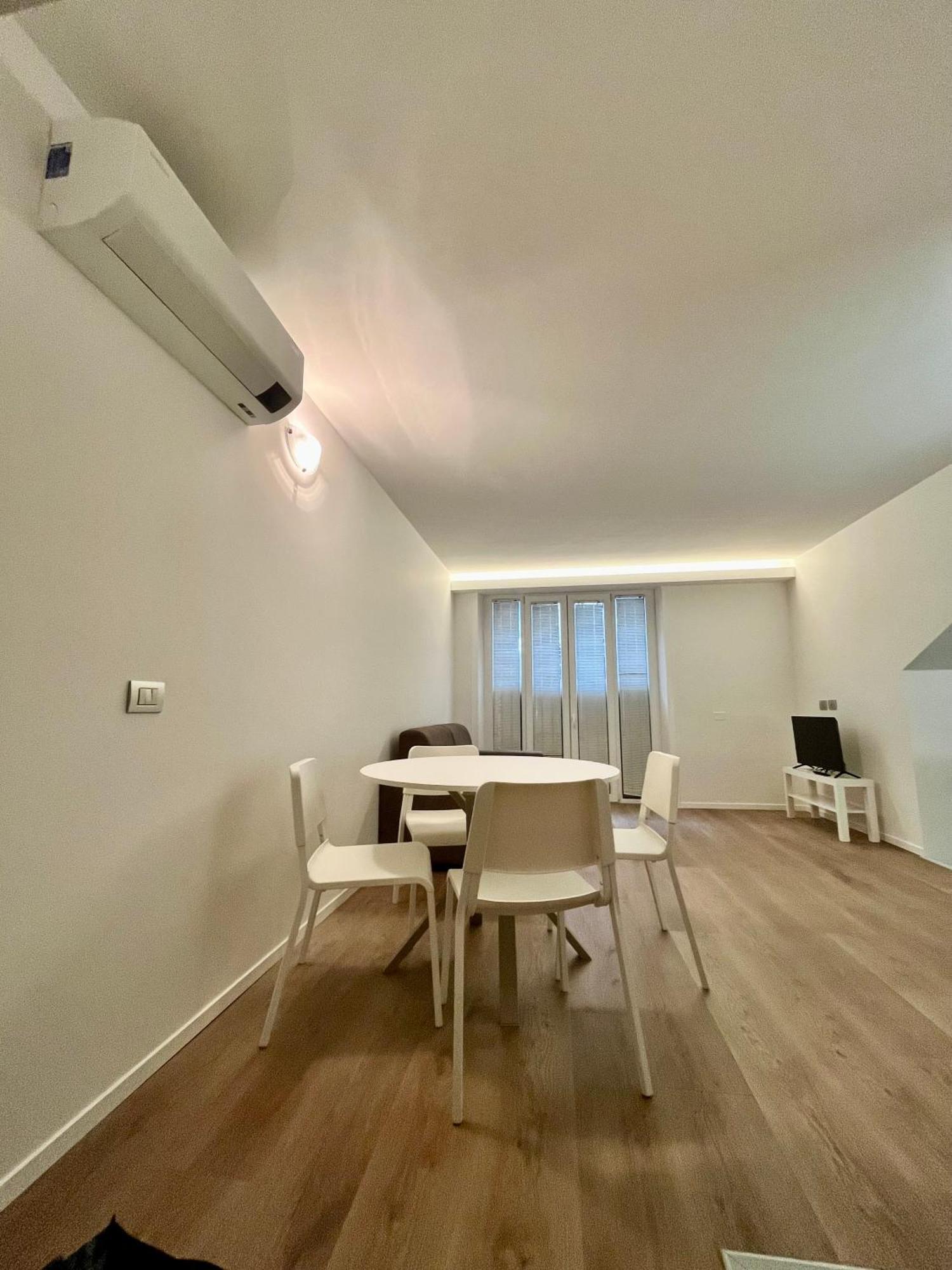 Central Side Apartment Milán Exterior foto